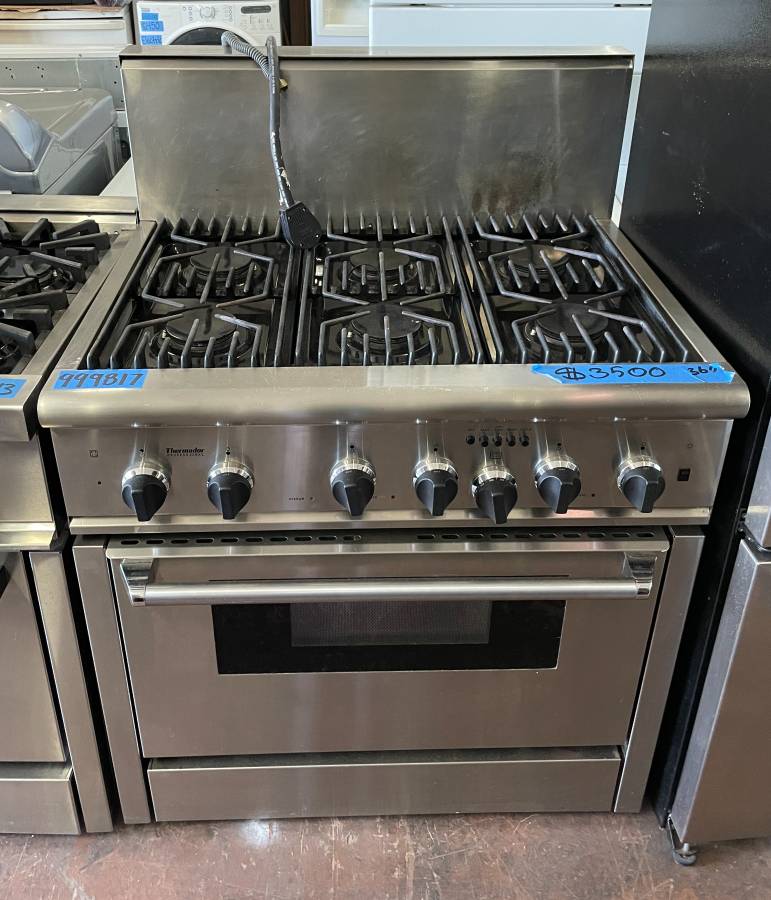 Thermador 36 Inch Dual Fuel Gas Range In Stainless Steel, 999817