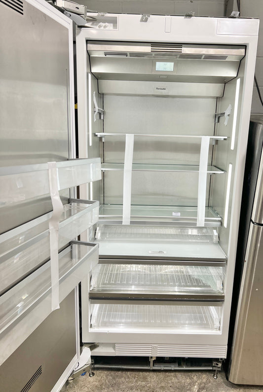 36 Inch Thermador T36IR905SP, Panel Ready Built In Refrigerator , 20.6 Cu Ft , New Open Box , Column, Soft Close Drawer, 36 Inch 444266