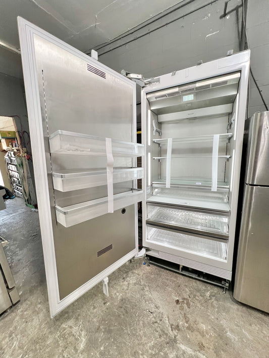 Thermador T36IR905SP, Panel Ready Built In Refrigerator , 20.6 Cu Ft , New Open Box , Column, Soft Close Drawer, 36 Inch 444266