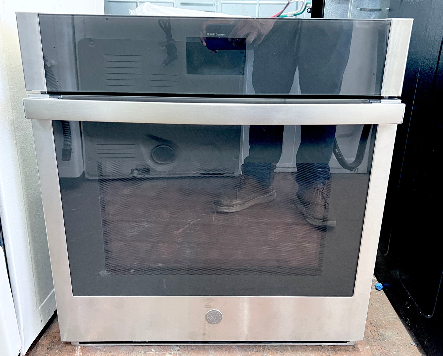 27 Inch GE JKS5000SNSS Built In Single Smart Wall Oven 4.3 cu. ft., True European Convection, Self-Clean, Temperature Probe, WiFi, Scan-to-Cook, Sabbath ,ADA, Stainless Steel, New Open Box , 444478