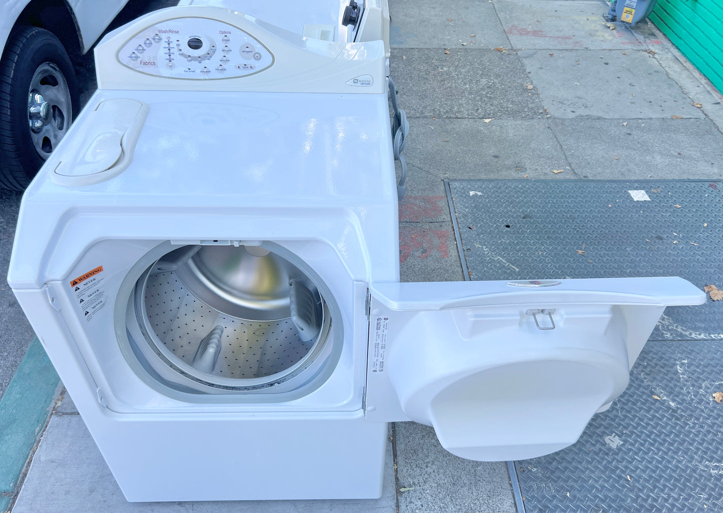 27 Inch Maytag Neptune Series MAH5500BWW Front Load Washer 3.34 Cu. Ft., 4 Cycles LED Touch Pad Controls , White , 373752