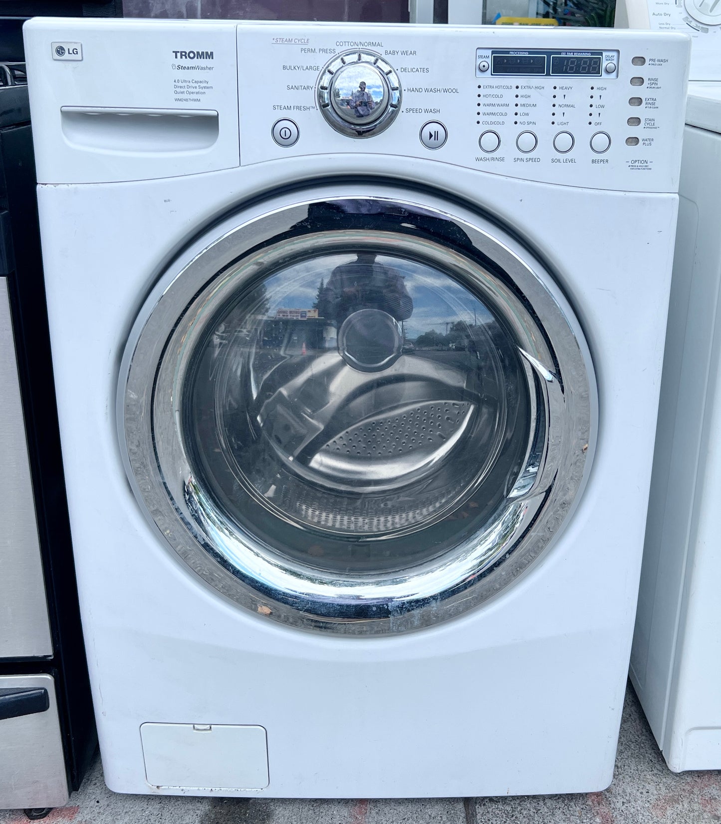 LG WM2487HWM 27 Inch TROMM Front Load Washer 4.0 cu. ft., 9 Wash Cycles , SteamFresh Technology, White