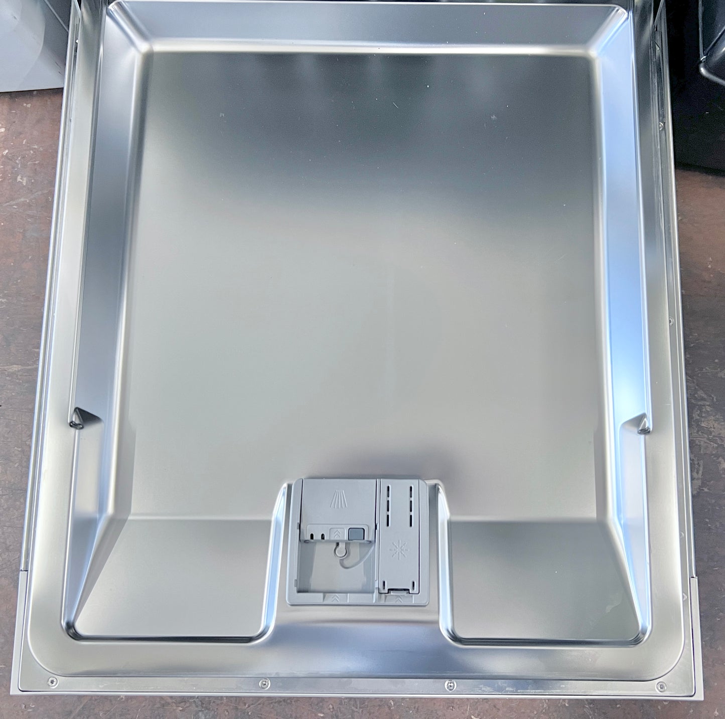 Bosch 300 Series SHE53C85N Full Console Built-In Smart Dishwasher Standard 3rd Rack, 46 dBA, Stainless Steel , 24 Inch , 373775