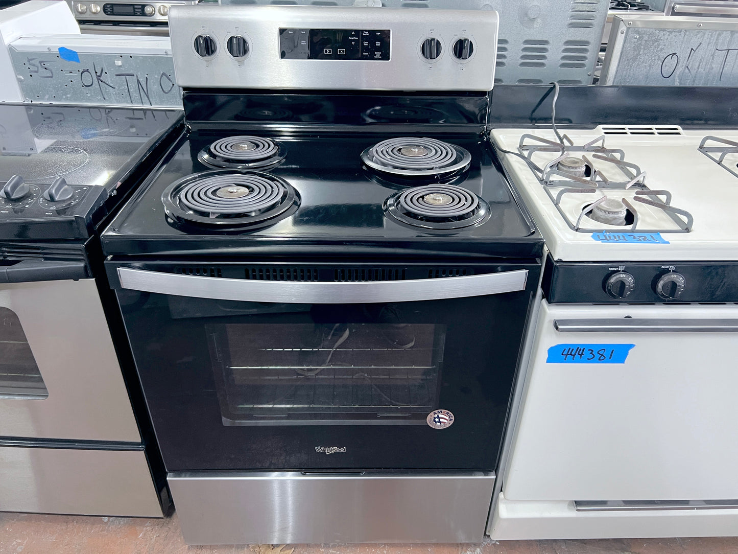 Whirlpool 30 Inch Freestanding Electric 240V Range with 4 Coil Elements Stainless Steel 373821