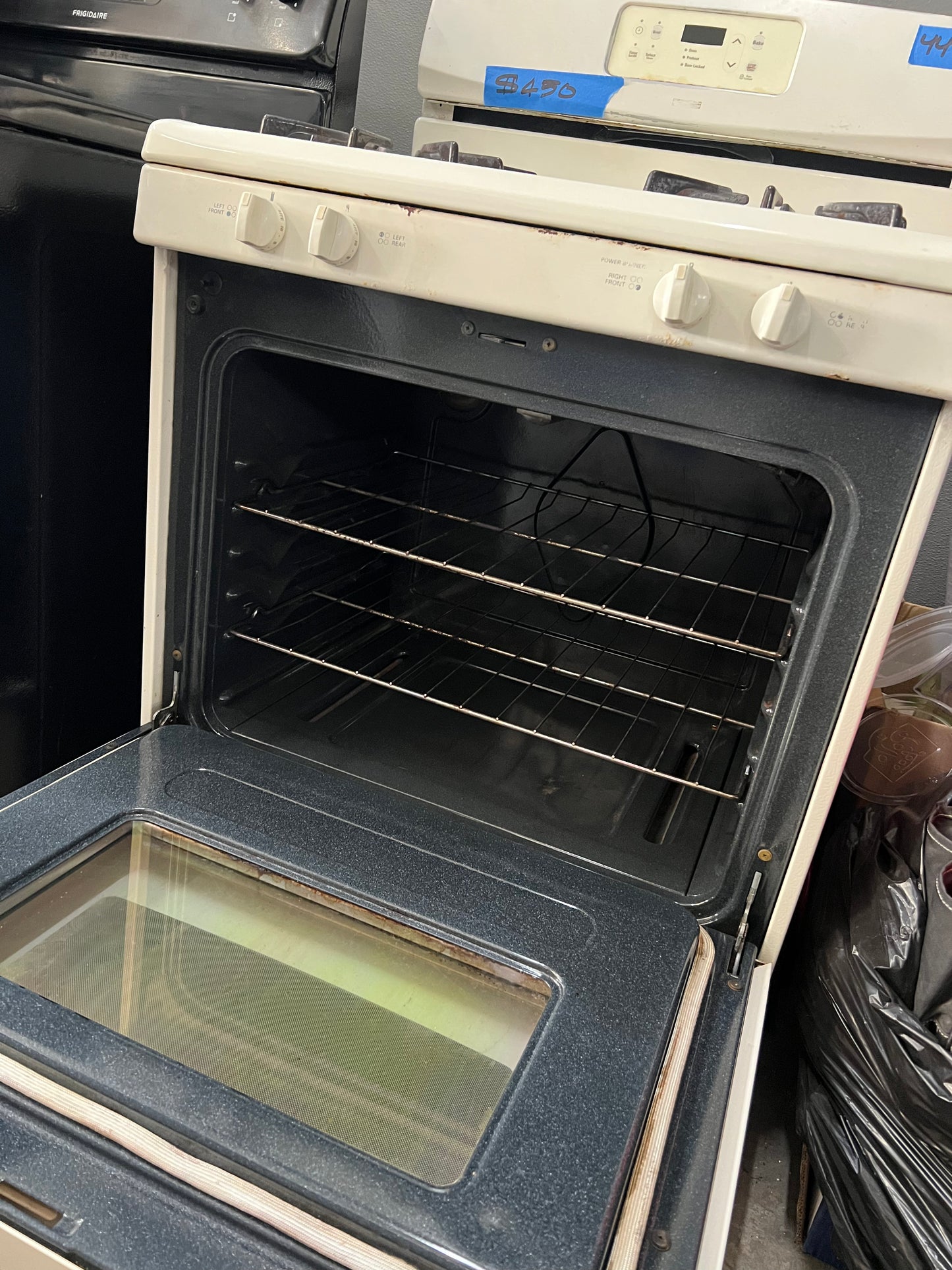 Kenmore Gas Range In White, Used In Good Condition, 444329