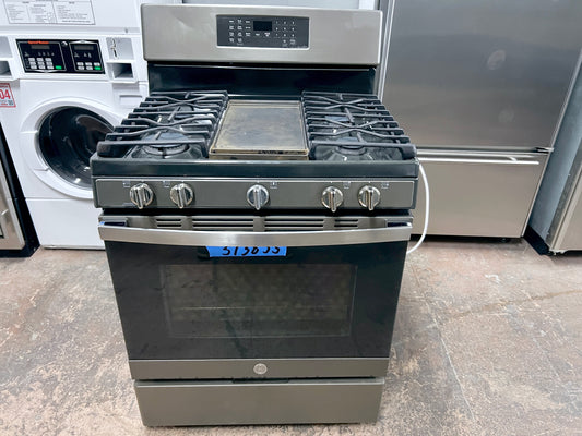30 Inch GE Gas Range 5 Burner , Oven , Griddle , JGB735EP1ES , 373855