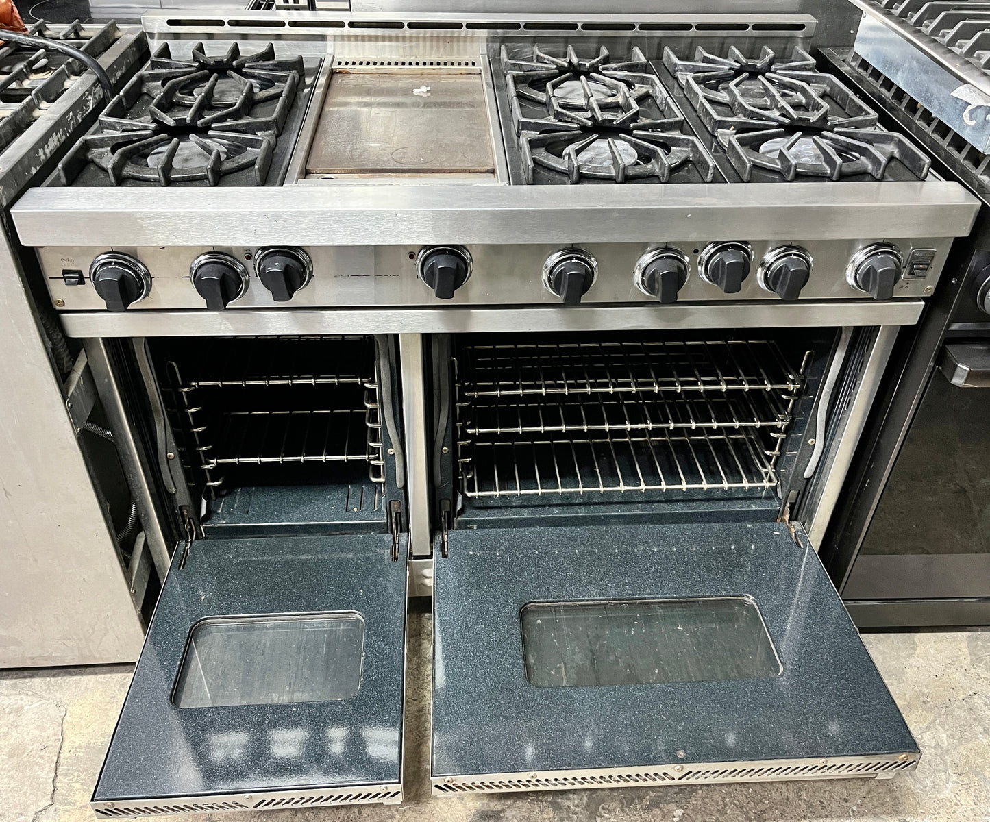 Viking Professional Propane LP Gas Range 6 Burner Griddle , Convection Oven, Stainless Steel 48 Inch 101244
