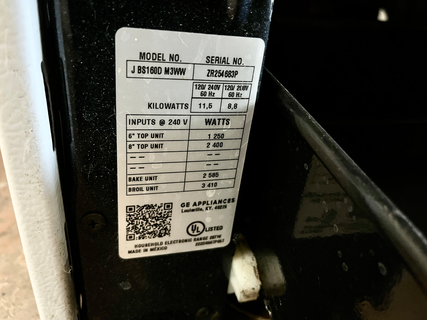 GE JBS160DMWW 30 Inch Freestanding Electric Range 4 Coil Elements, 5.0 cu. ft. Oven Capacity, Removable Storage Drawer, Dual Element Bake, Broiler, Adjustable Racks, Sensi-Temp Technology, White, 101265