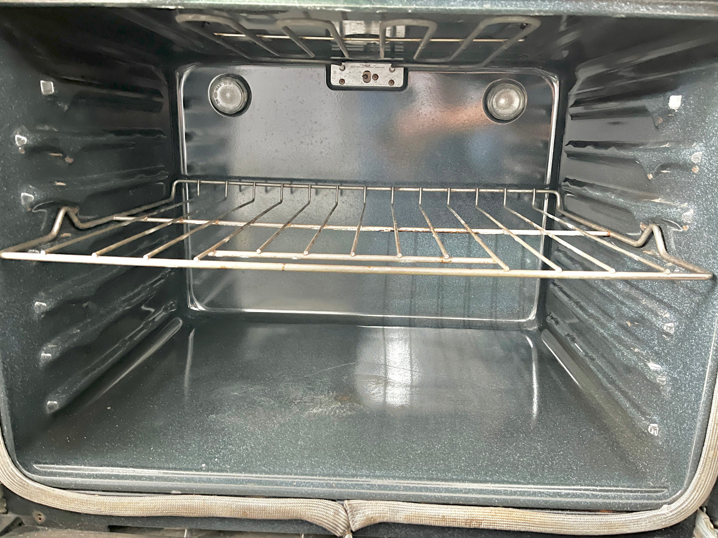 Whirlpool WOS51EC0AB 30 Inch Single Electric Wall Oven 5.0 cu. ft., AccuBake, Hidden Bake Element, Extra-Large Oven Window, SteamClean, Precise Clean Star-K Sabbath ,Black , 999297