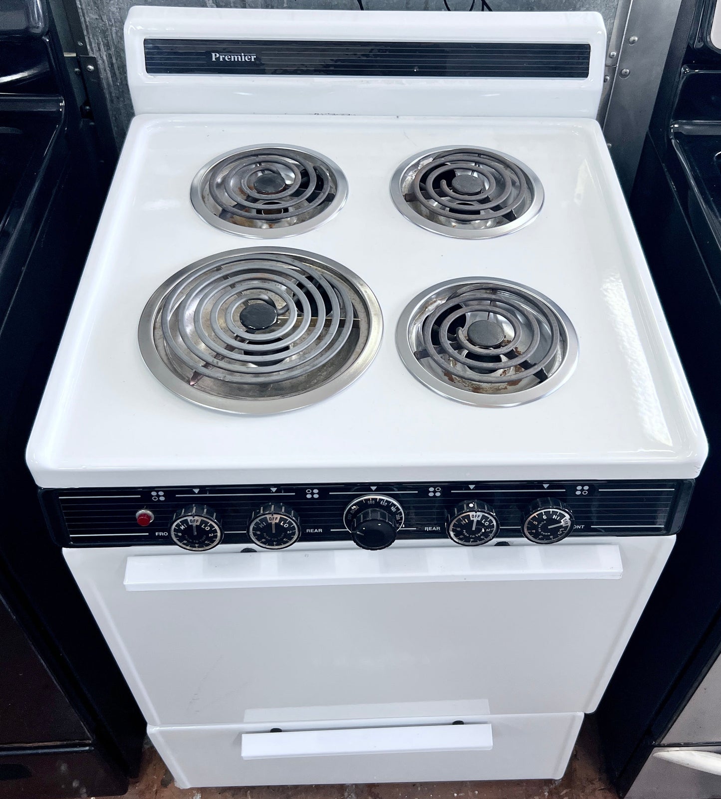 24 Inch Premier Electric Range with Oven Bake Broil , 4 Coil Element Burner , White , 444372