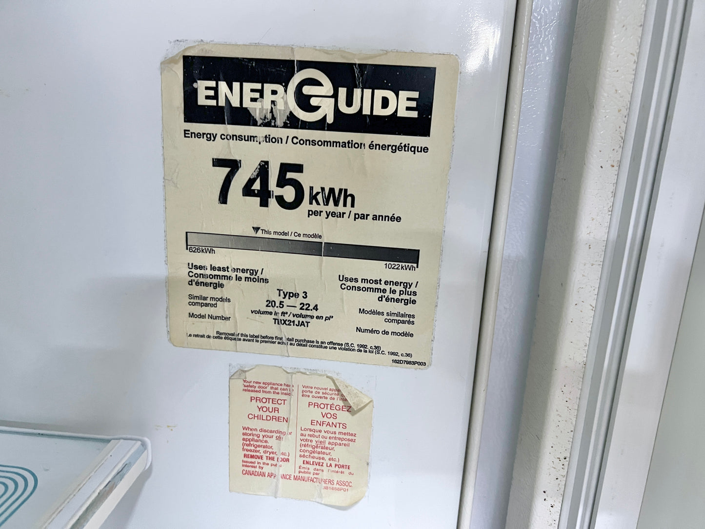 32-33 Inch Wide GE Top Freezer Off White Refrigerator 20 Cu Ft , Used , Working , TBX21JATMRAD, 101419