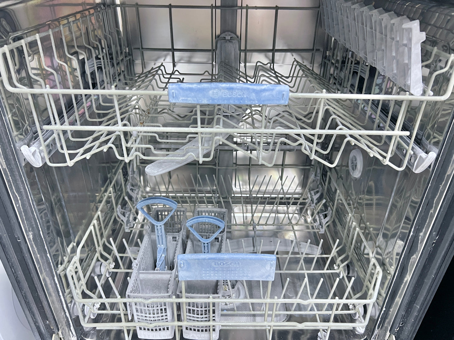 24 Inch Bosch Integra Series SGV45E03UC Built in Fully Integrated Dishwasher , 4 Wash Cycles, Premium Racks, panel Ready , 46 dBA , 101348