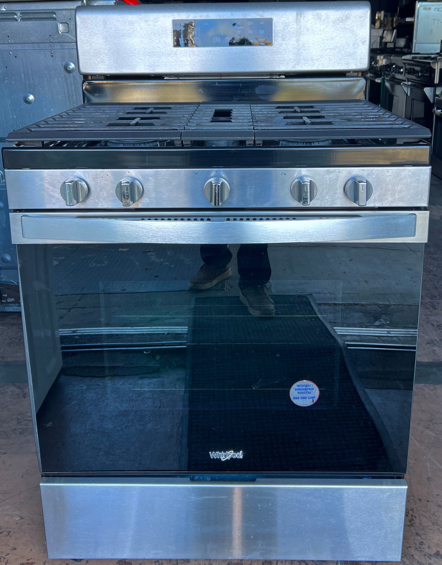 30 Inch Whirlpool WFG525S0JS Gas Range 5 Sealed Burners, 5 cu ft Oven, Continuous Grates, Self-Cleaning, Center Oval Burner, Frozen Bake, Stainless Steel , Closed Door Broiling, Control Lock , 444399