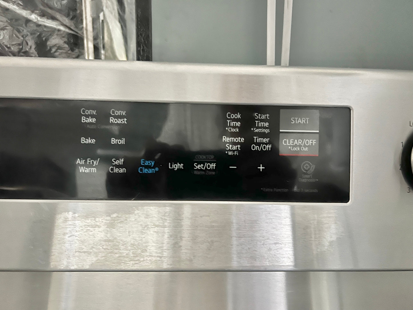 30 INCH LG LREL6323S Glass Top 5 Burner Air Fry Convection Oven Electric Range , Stainless Steel , 6.3 Cu Ft , Like New , 444242