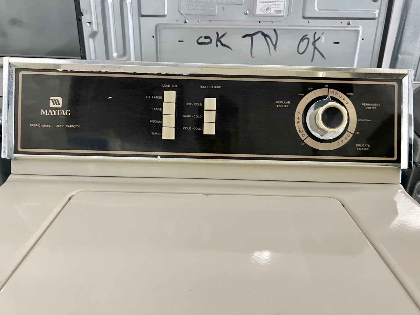 27 Inch Maytag Heavy Duty Top Load Washer , Beige off white , agitator , large capacity , used condition 444249