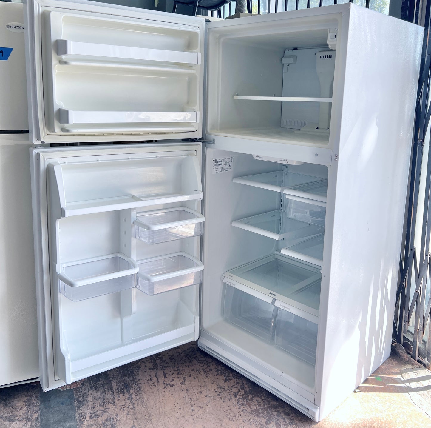 30 Inch Kenmore Top Freezer Bottom Refrigerator , White , 444437