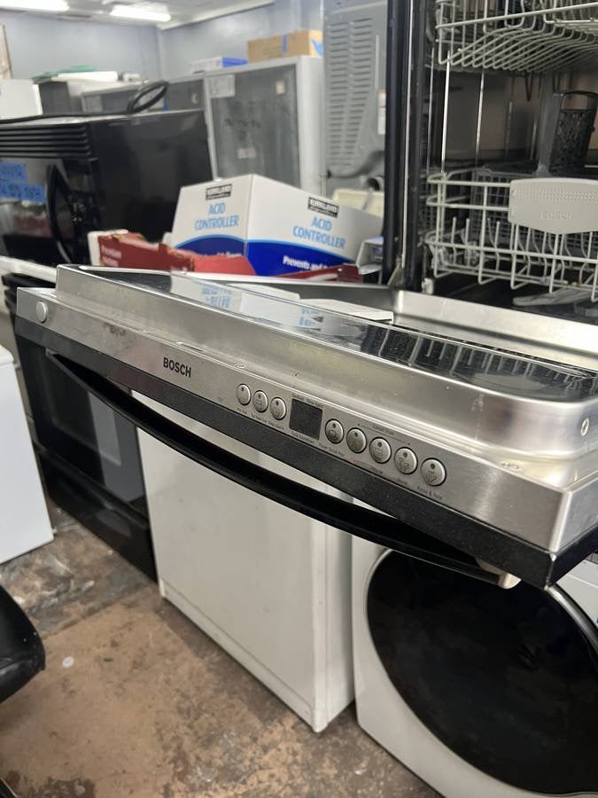 Bosch 800 Series SHX57C06UC Fully Integrated Dishwasher , 5 Wash Cycles, Platinum Premium Racks, EXXACT Wash, 19 Hours Delay Start & Silence Rating of 46 dB, Black 24 inch 999419