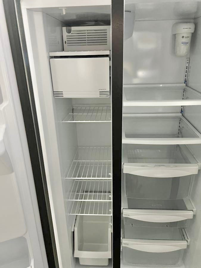 33 Inch Side-by-Side Refrigerator, GSE22ESHCSS with 21.8 cu. ft. Capacity,  Stainless Steel , 444371