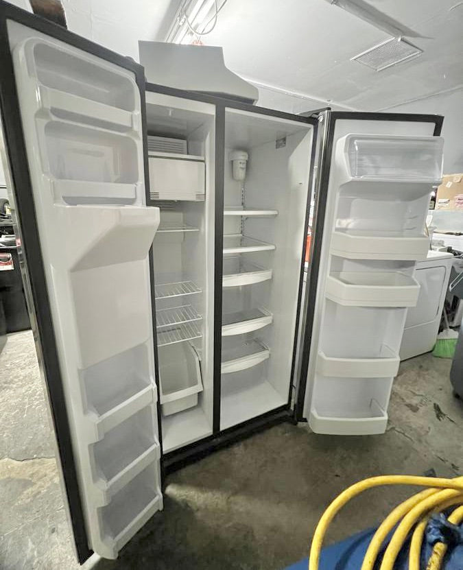 33 Inch Side-by-Side Refrigerator, GSE22ESHCSS with 21.8 cu. ft. Capacity,  Stainless Steel , 444371