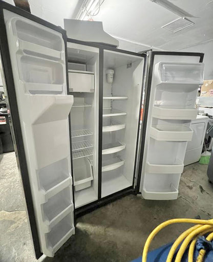 33 Inch Side-by-Side Refrigerator, GSE22ESHCSS with 21.8 cu. ft. Capacity,  Stainless Steel , 444371