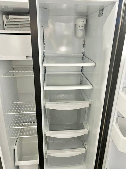 33 Inch Side-by-Side Refrigerator, GSE22ESHCSS with 21.8 cu. ft. Capacity,  Stainless Steel , 444371