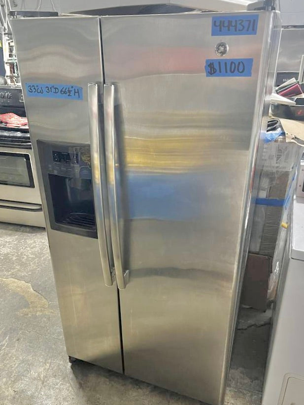 33 Inch Side-by-Side Refrigerator, GSE22ESHCSS with 21.8 cu. ft. Capacity,  Stainless Steel , 444371
