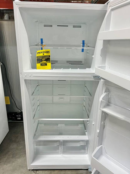 30 Inch  Insignia NS-RTM18WHD2 Freezer White Refrigerator * New Open Box * 18.1 Cu Ft 131306