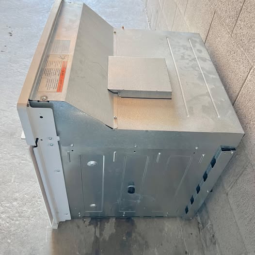 27 Inch Kenmore Single Wall Oven , 790.48782901 , White , Used , 131304