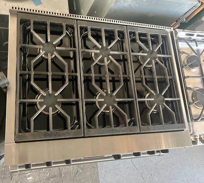 Wolf 36 Inch Dual Fuel Range,DF366,5.4 Cu Ft. Dual Convection Oven,6 Dual-Stacked Sealed Burners,Temperature Probe,Continuous Grates,Piboting Hidden Touch Controls,Star-K,Natural,Gas,Stainless Steel,Used,369417