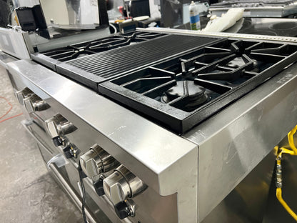 Wolf  SRT364C 36 Inch Pro-Style Gas Rangetop with 4 Dual-Stacked Sealed Burners, Porcelain-Coated Cast Iron Continuous Grates, Infrared Charbroiler, Simmer/Melt Feature, Automatic Reignition, and Star-K , Natural Gas , 101227