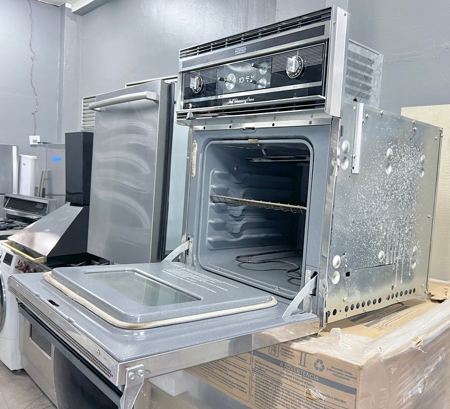 24 Inch Roper 2045B0A , Built In Wall Electric Single Oven , Black Color , 999745