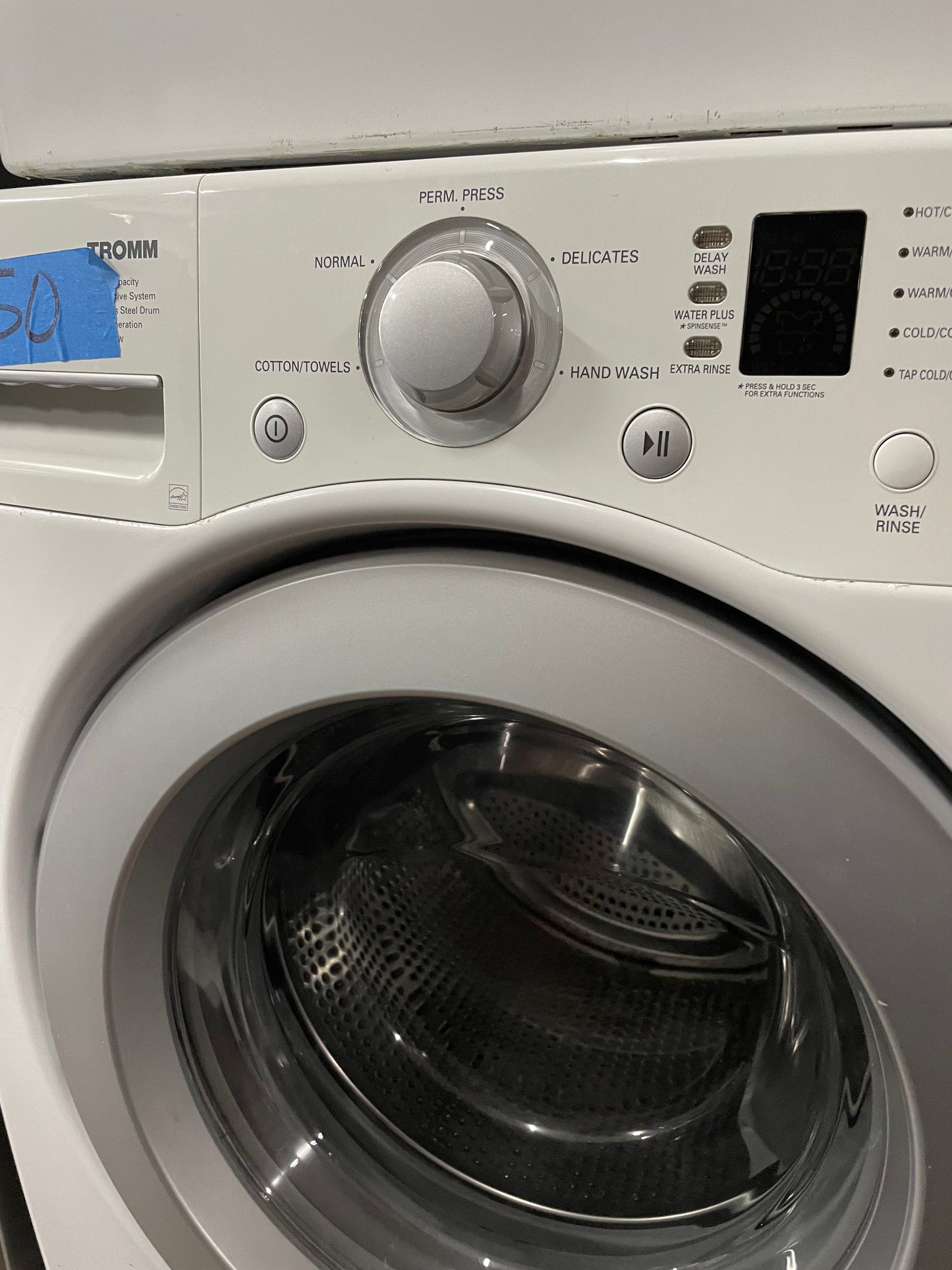 LG Gas 7Cu.Ft Gas Dryer & Front Load Washer Set In White, DLG2526W, WM2016CW, 999483