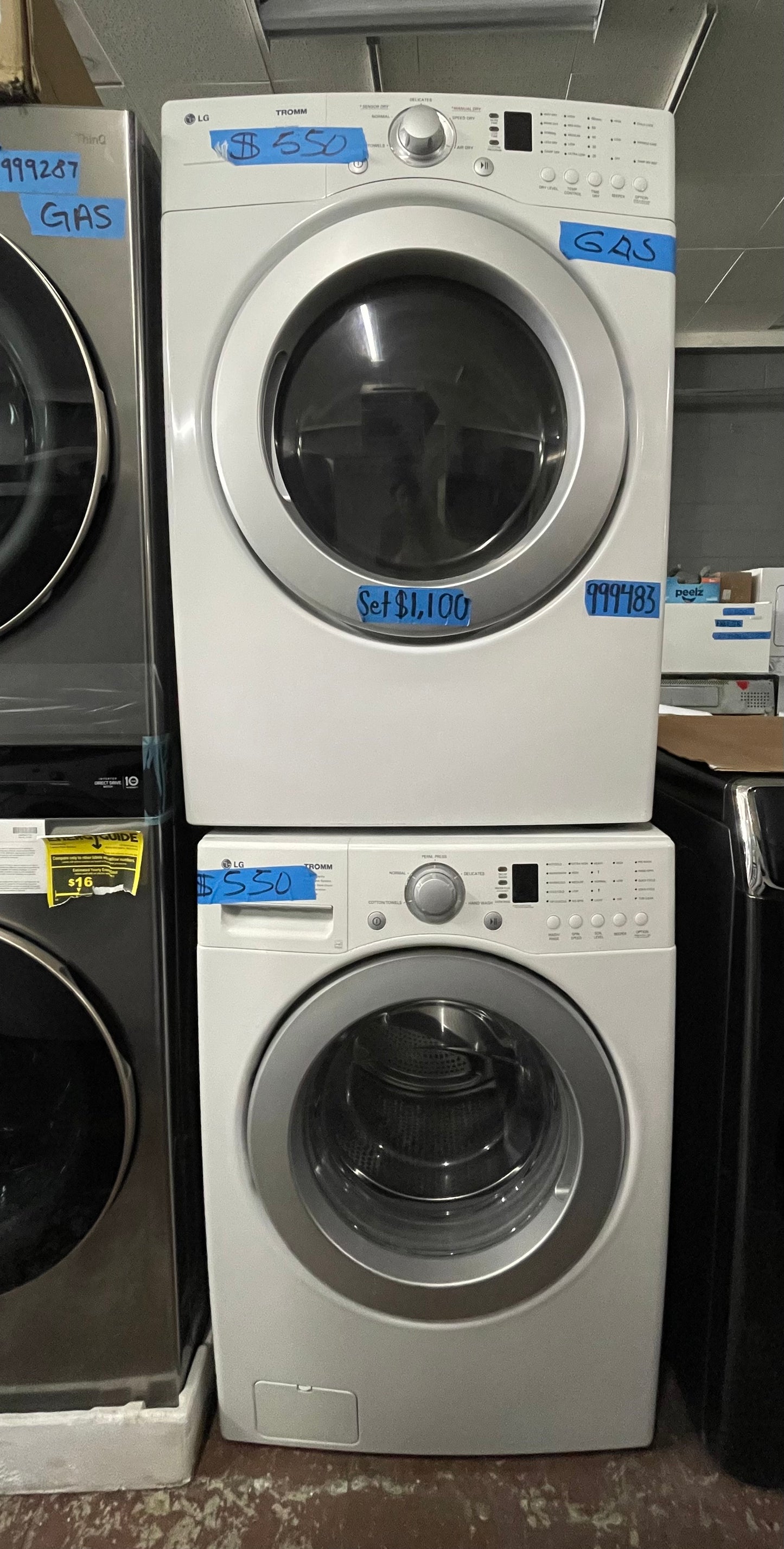 LG Gas 7Cu.Ft Gas Dryer & Front Load Washer Set In White, DLG2526W, WM2016CW, 999483