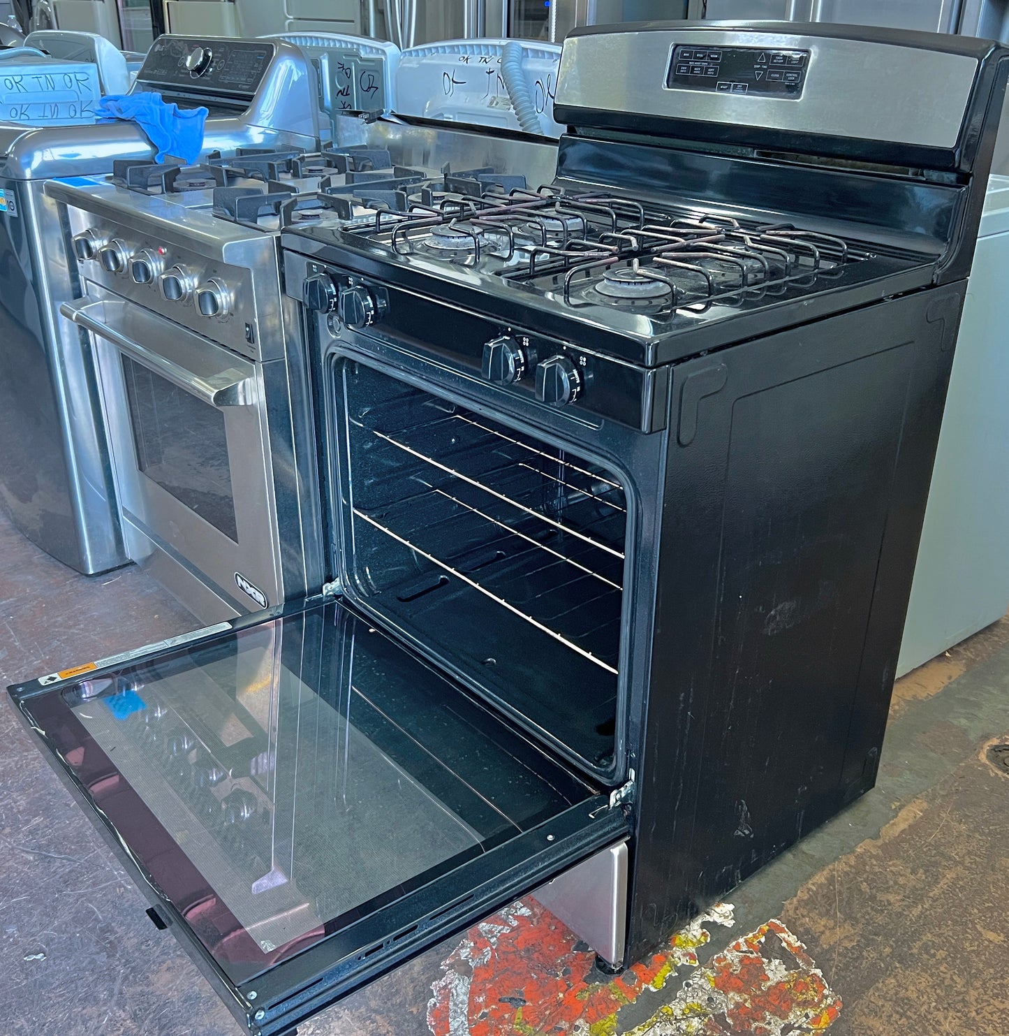 30 Inch Amana  AGR6303MMS Gas Range 4 Sealed Burners, 5.1 cu. ft. Oven, Bake Assist Temps, Broiler Drawer, Stainless Steel , 444505