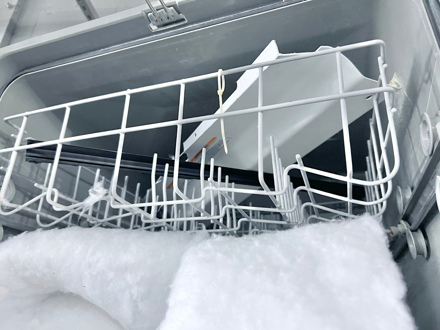 24 Inch Frigidaire Built In Under Counter Dishwasher , White ,  101324