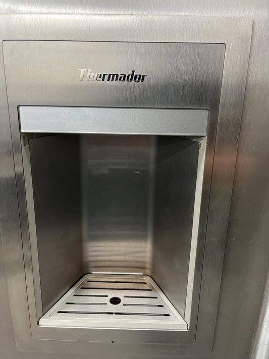 18 Inch T18ID900LP Thermador Built In Freezer Column w External Water Ice,Freedom hinge,Soft Close  Diamond Ice , Panel Ready,Door Open Alarm,Energy Star,Left Door Hinge 369105