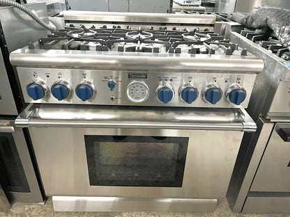 Thermador Pro Grand  PG366BS 36 Inch Pro Style All Gas Range , 6 Star Burners (2 w/ ExtraLow Simmer Settings), European 3rd Element Convection & 5.1 cu. ft. Oven Capacity, Natural Gas 369276