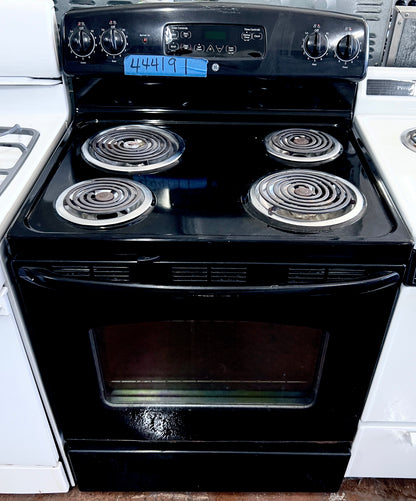 30 Inch GE Electric Range 4 Burner , JBP23DR3BB , Black , Coil Element Top, 444191