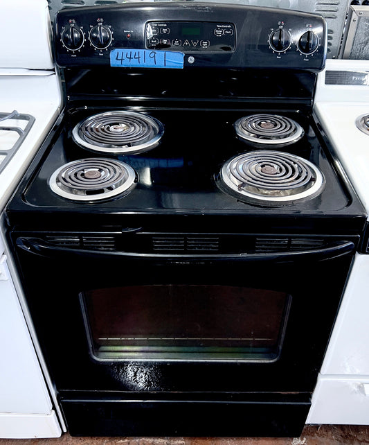 30 Inch GE Electric Range 4 Burner , JBP23DR3BB , Black , Coil Element Top, 444191