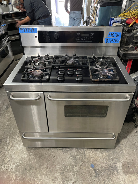 Frigidaire 40 Inch Gas Range 5 Burners Stainless Steel,Convection Oven , PLCF489ACB, 999749