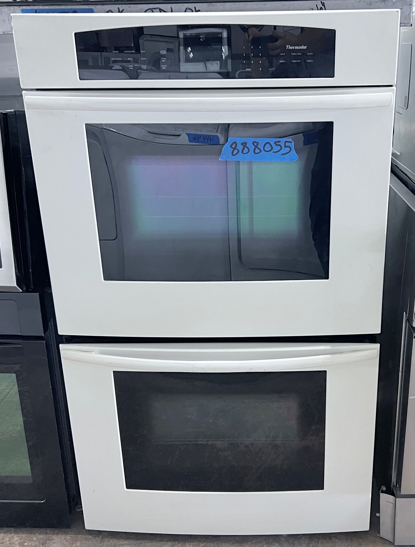 30 Inch Thermador Professional Built In Wall Double Convection Oven,C302UW, in White 888055