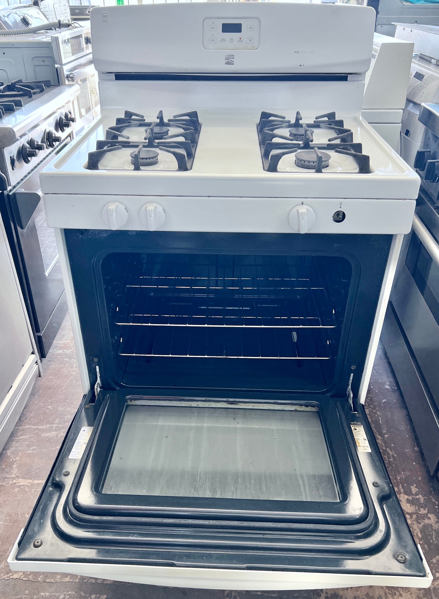 30 Inch Kenmore Gas 4 Burner Range , White , 790.73232313 , 444482