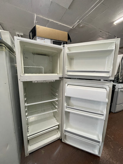 Roper 24 Top Freezer Refrigerator In White, RT12DKXEW00, 999750
