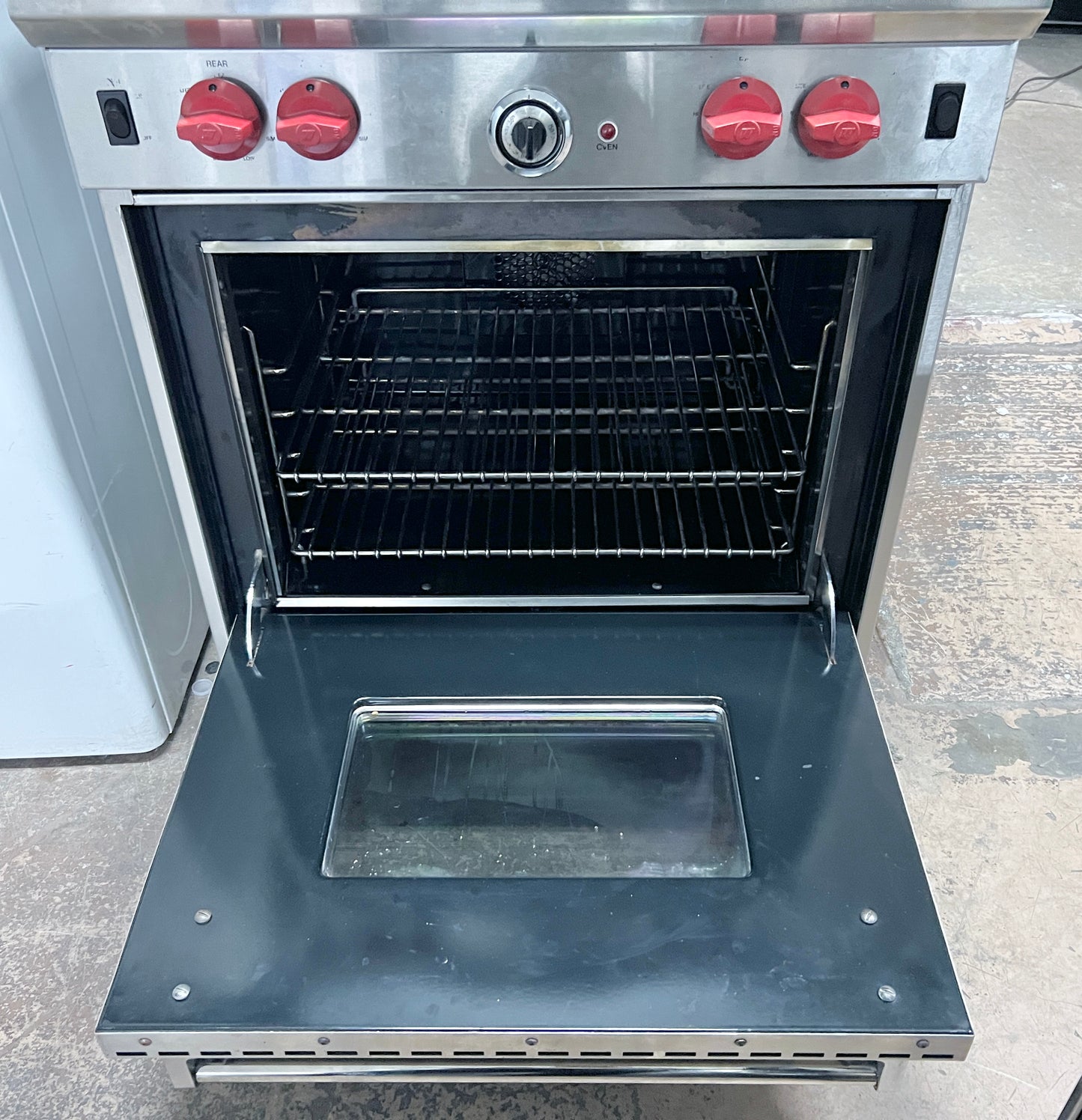 30 Inch Wolf Gas Range , 4 Burner , Convection Oven , Stainless Steel , 444484