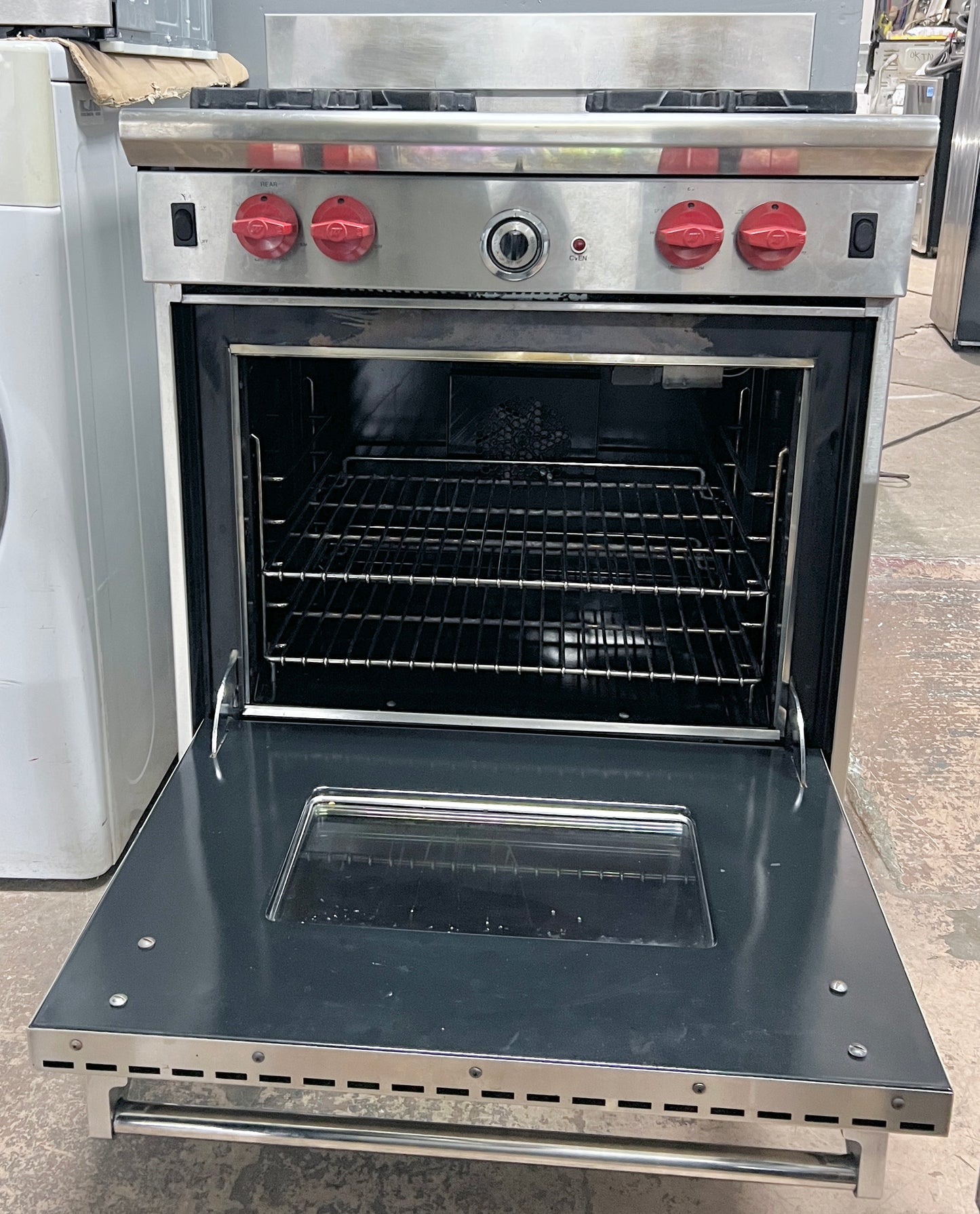 30 Inch Wolf Gas Range , 4 Burner , Convection Oven , Stainless Steel , 444484