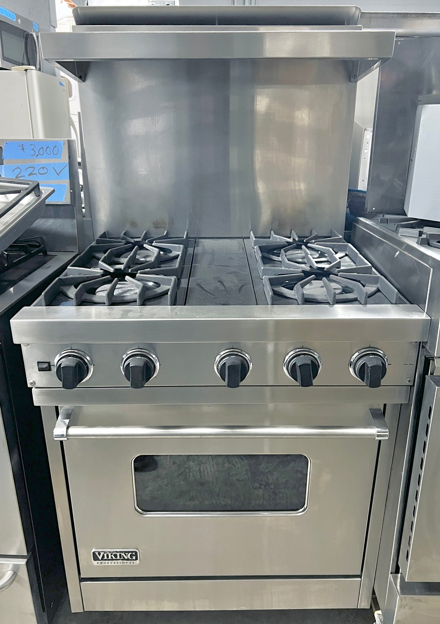 30 Inch Viking Professional Stainless Steel 4 Burner Gas Range , Convection Oven , VGSS3004