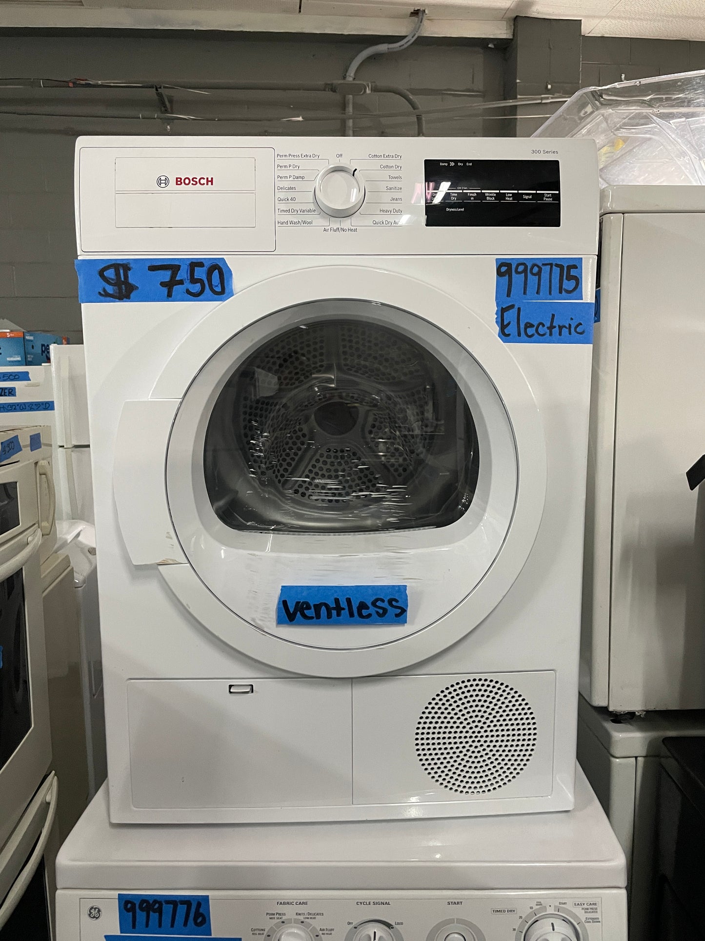 Bosch 24 Inch Electric Ventless Dryer In White, WTG86403UC, 999775