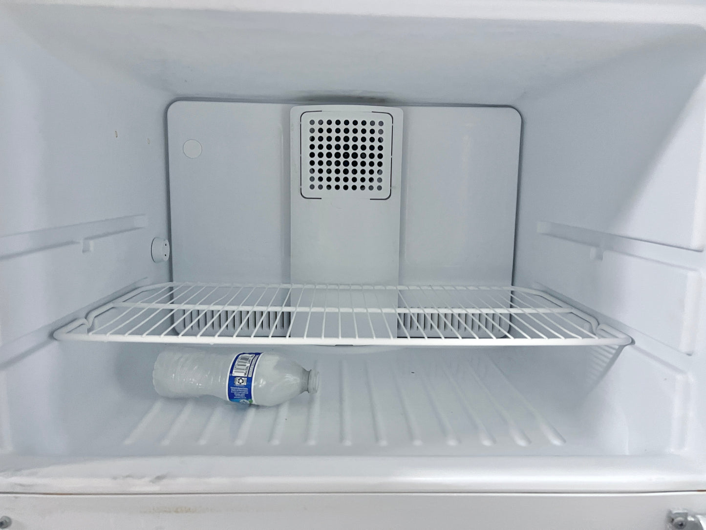 28 Inch GE Top Freezer White Refrigerator , White , 444497