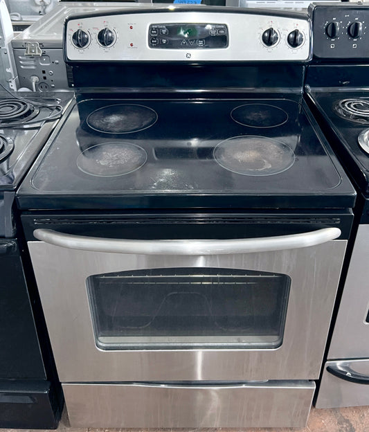 30 Inch GE Stainless Steel Electric Range  JBS55SMSS  4 Burner , 5.3 cu. ft. Oven, Dual Element Bake, Oven Controls Storage Drawer, Stainless Steel 444492