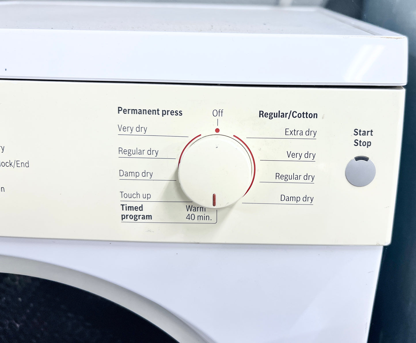 24 Inch Bosch  WTV76100US Front Load Electric Dryer 3.9 cu. ft. Stackable , Vented , Axxis Series , 101338